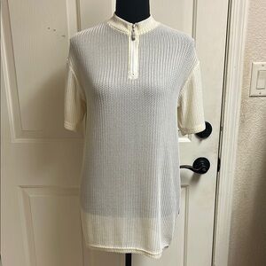 SYLLABLES SYSTEM Cream mesh top with a zip-up front. Size 2. Pit to Pit 18”, EUC